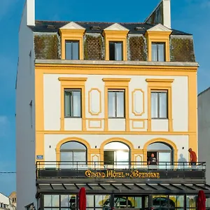 Hotel Grand De Bretagne, Le Palais